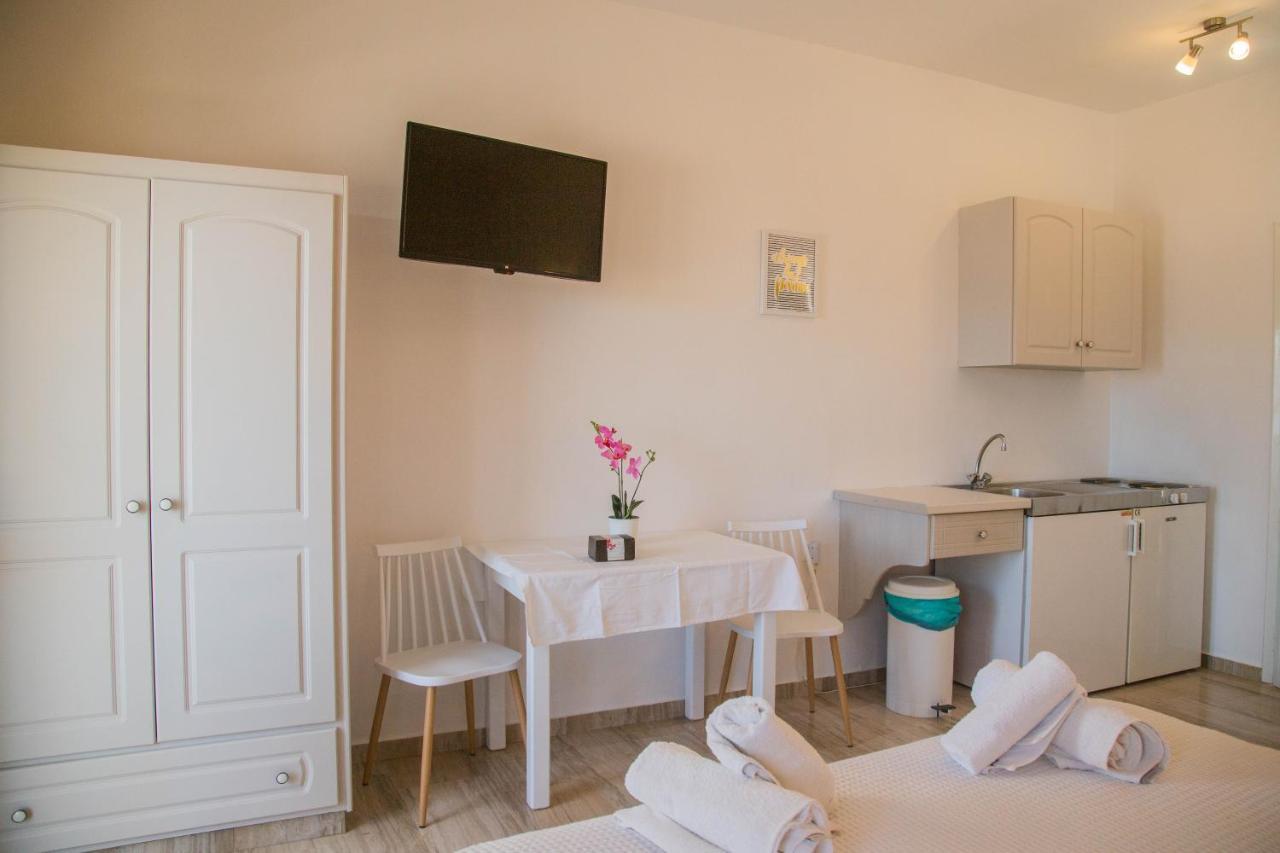 Theodora Rooms Poros Town Exterior photo